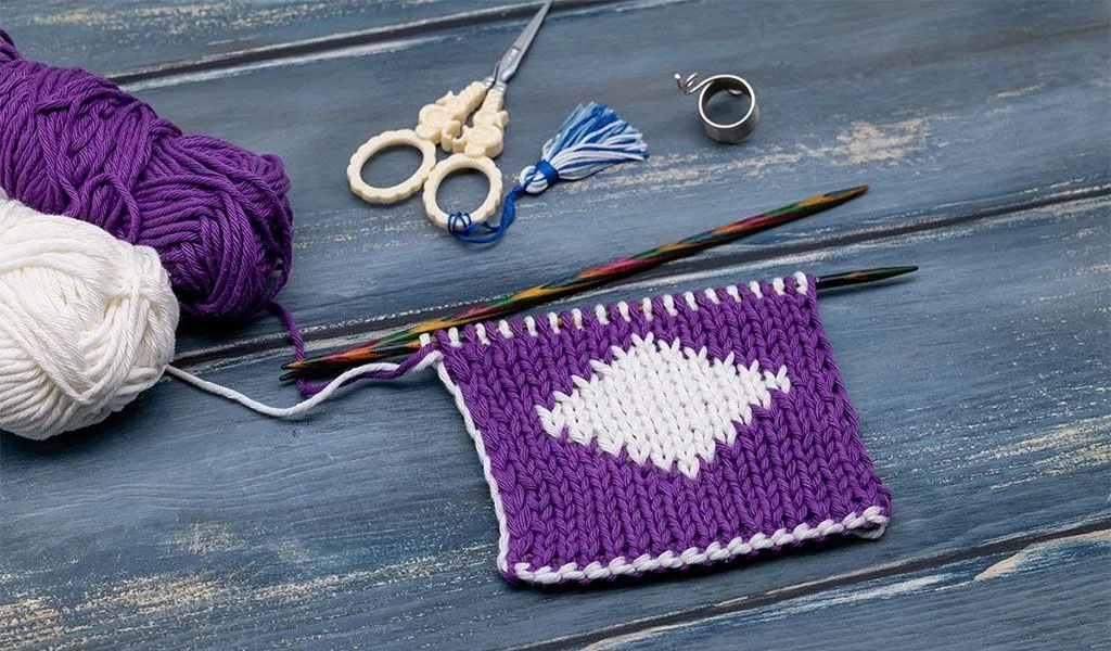 a-swatch-knitted-with-the-double-knitting-technique.jpg