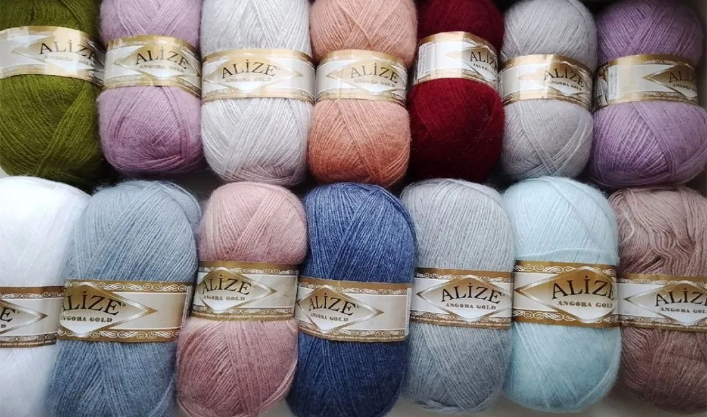 alize-angora-gold-yarn (1).jpg