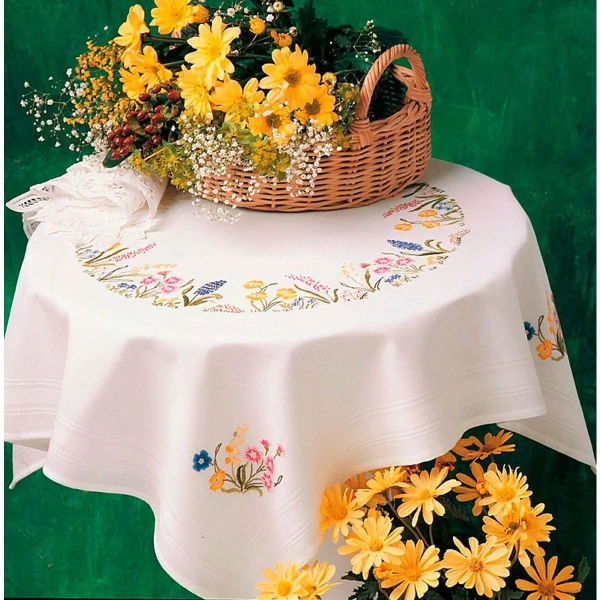 товар Набор для вышивания Anchor: скатерть "Spring Garland Tablecloth" 80*80см, MEZ Венгрия, ETW14 
